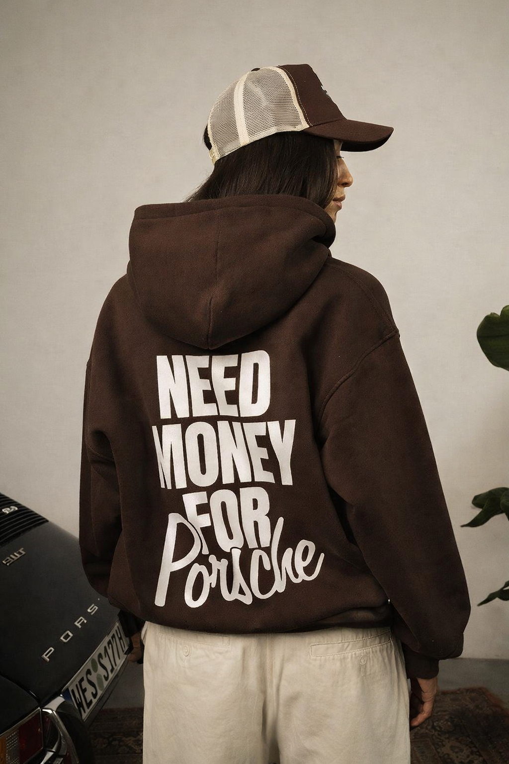 Hoodie porshe marrón modelo recto