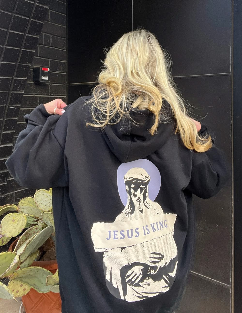 Hoodie mangas globo Jesús is king