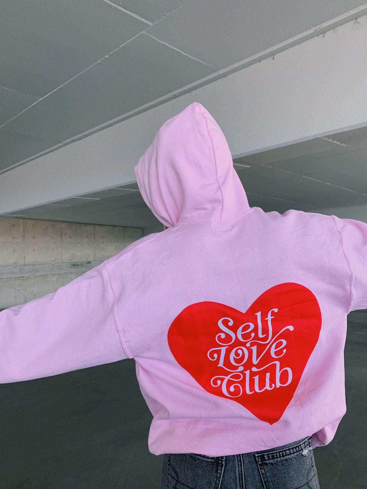 Hoodie self love club modelo clásico pink