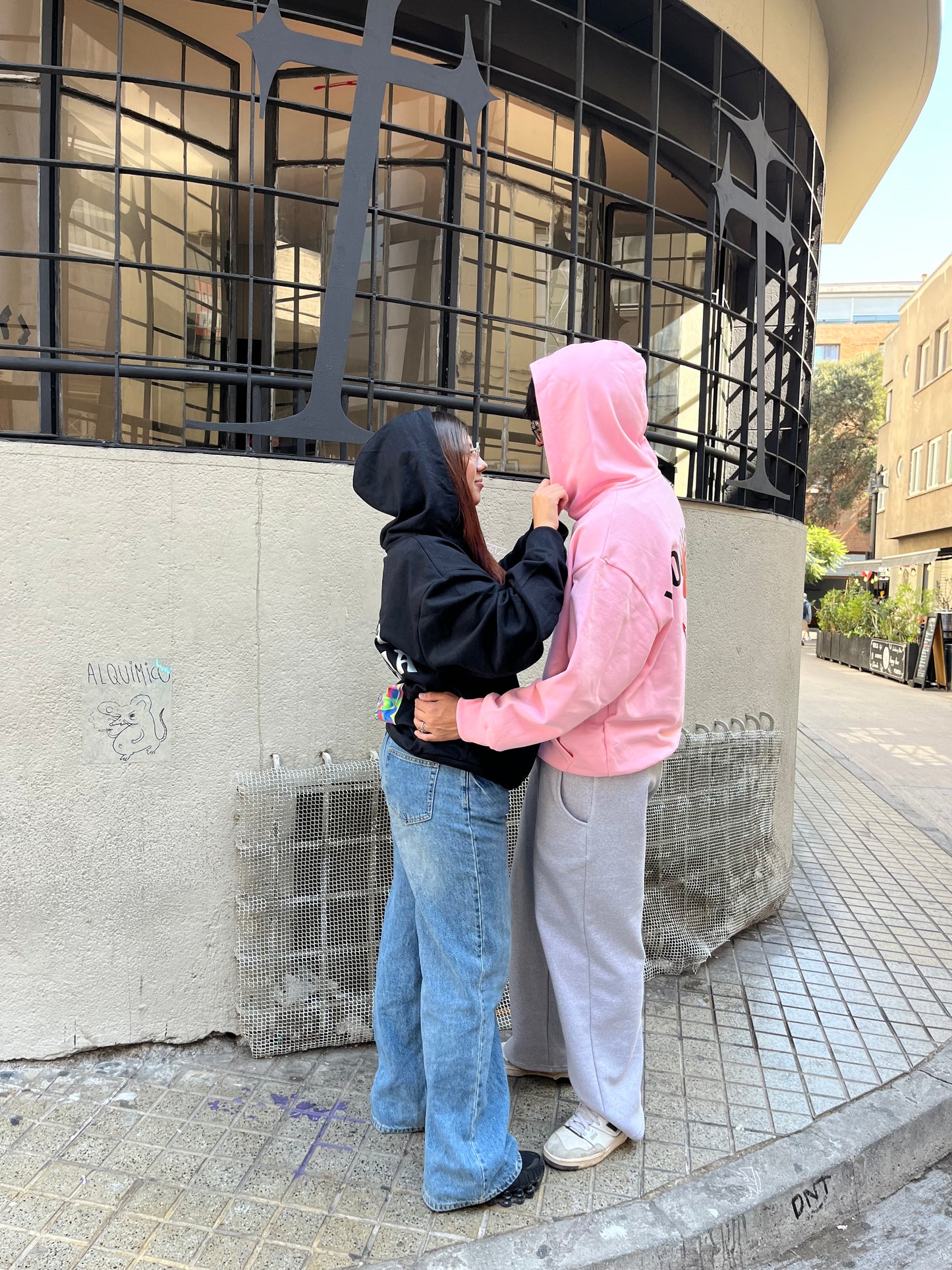 Hoodie I love money modelo manga globo rosa