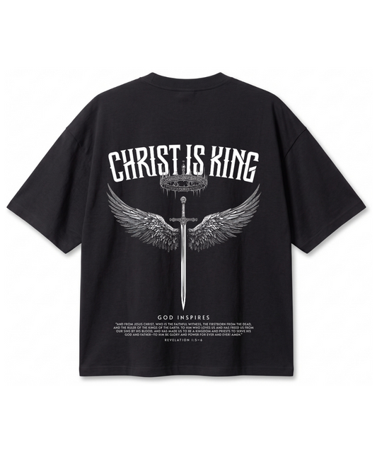 Polera Oversize Christ Is King Alas y Espada | Frente y Espalda