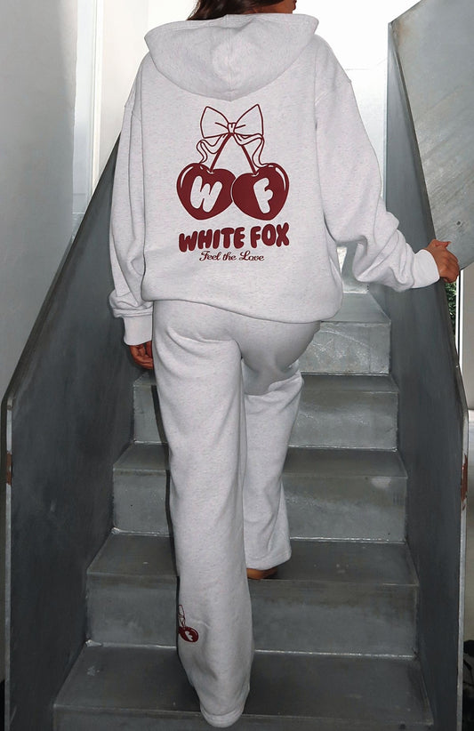 Hoodie white fox manga globo gris