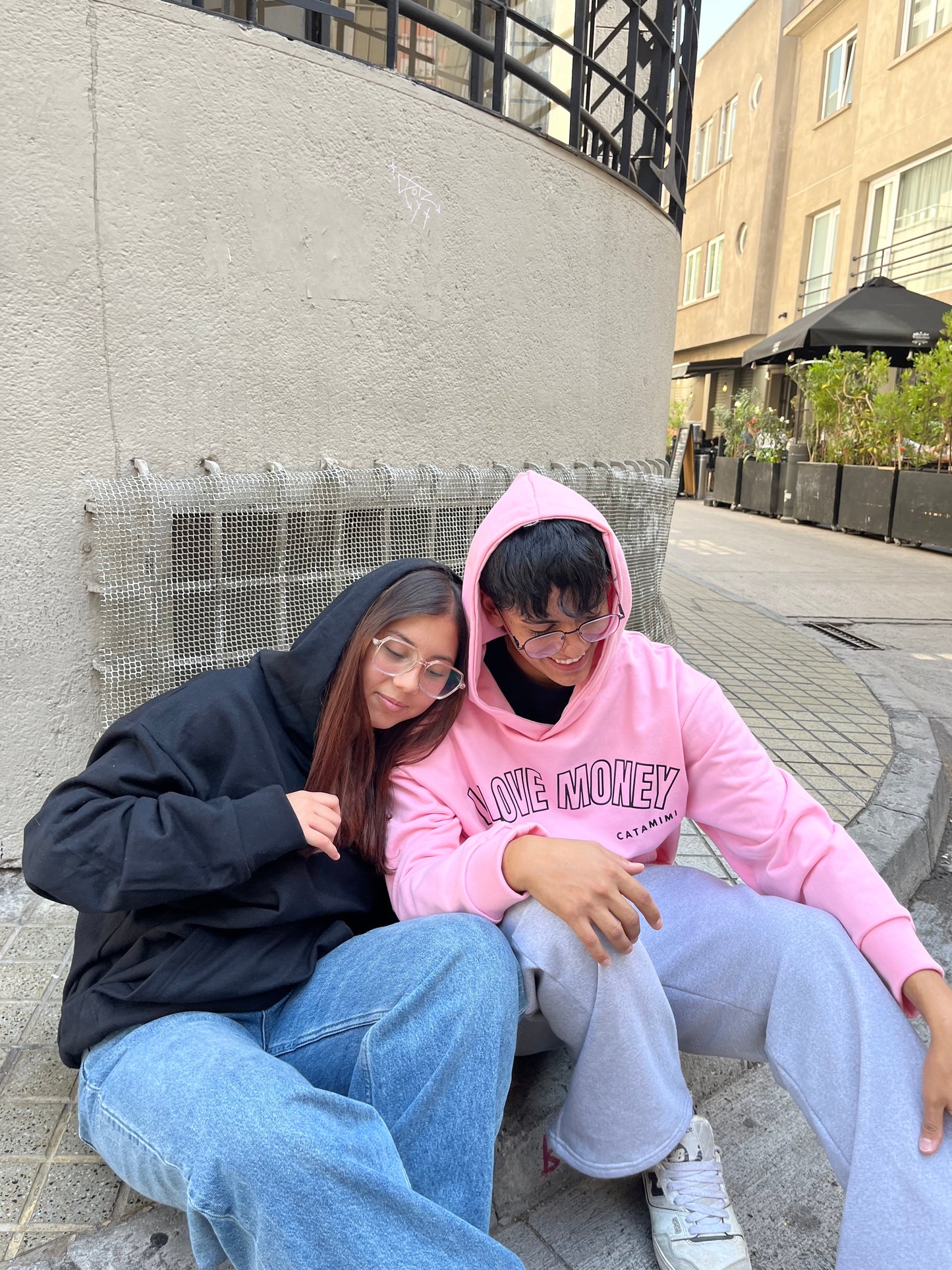 Hoodie tu alma con la mía modelo manga globo negro