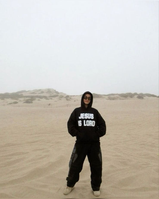 Hoodie negro jesus is lord