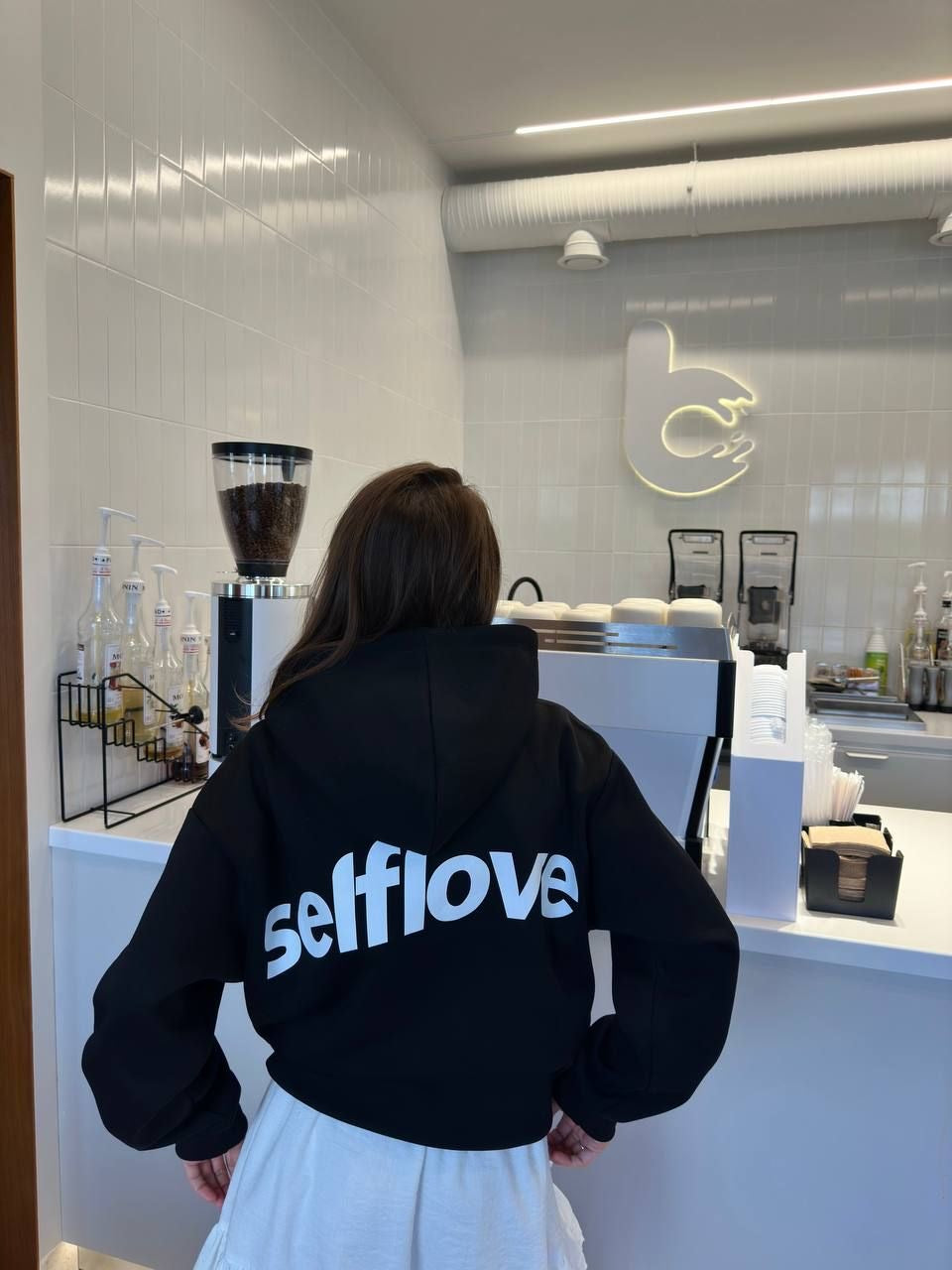 Hoodie self love    modelo manga globo  black