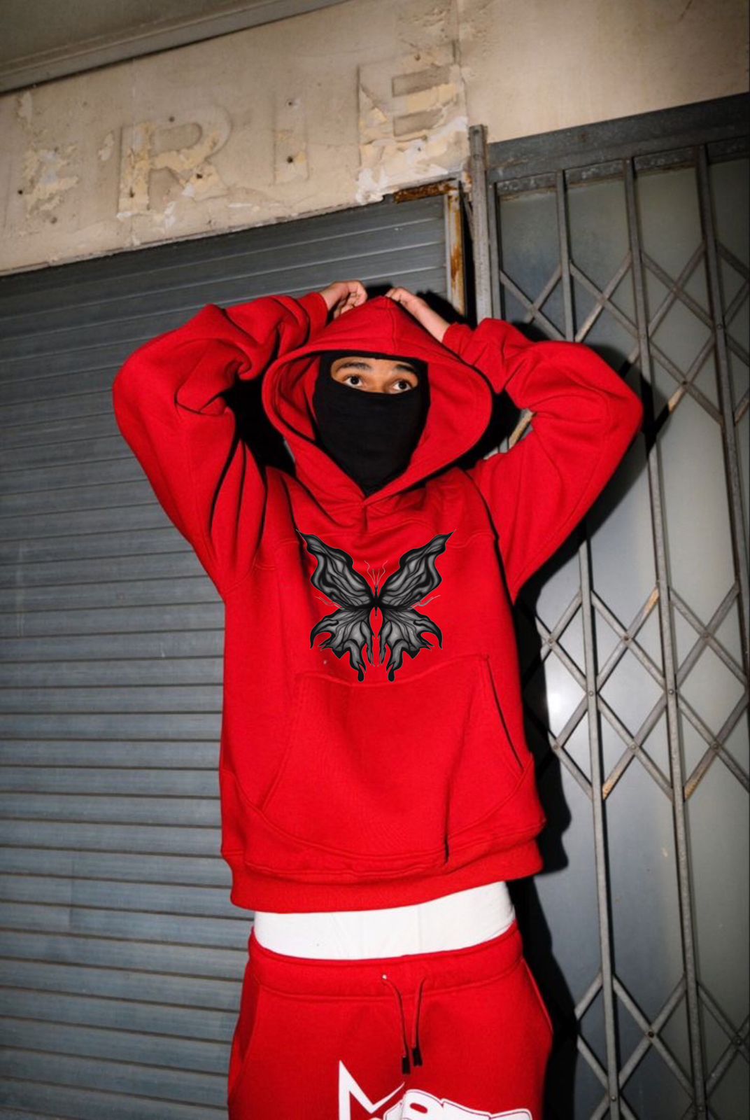 Hoodie rojo  mariposa
